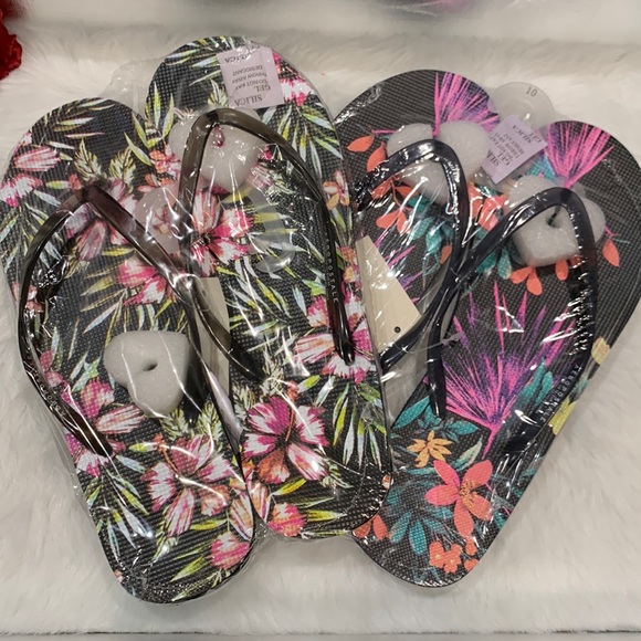 Aeropostale Shoes - Tropical Flowers Flip Flops Bundle